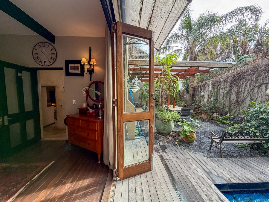 4 Bedroom Property for Sale in Bantry Bay Western Cape